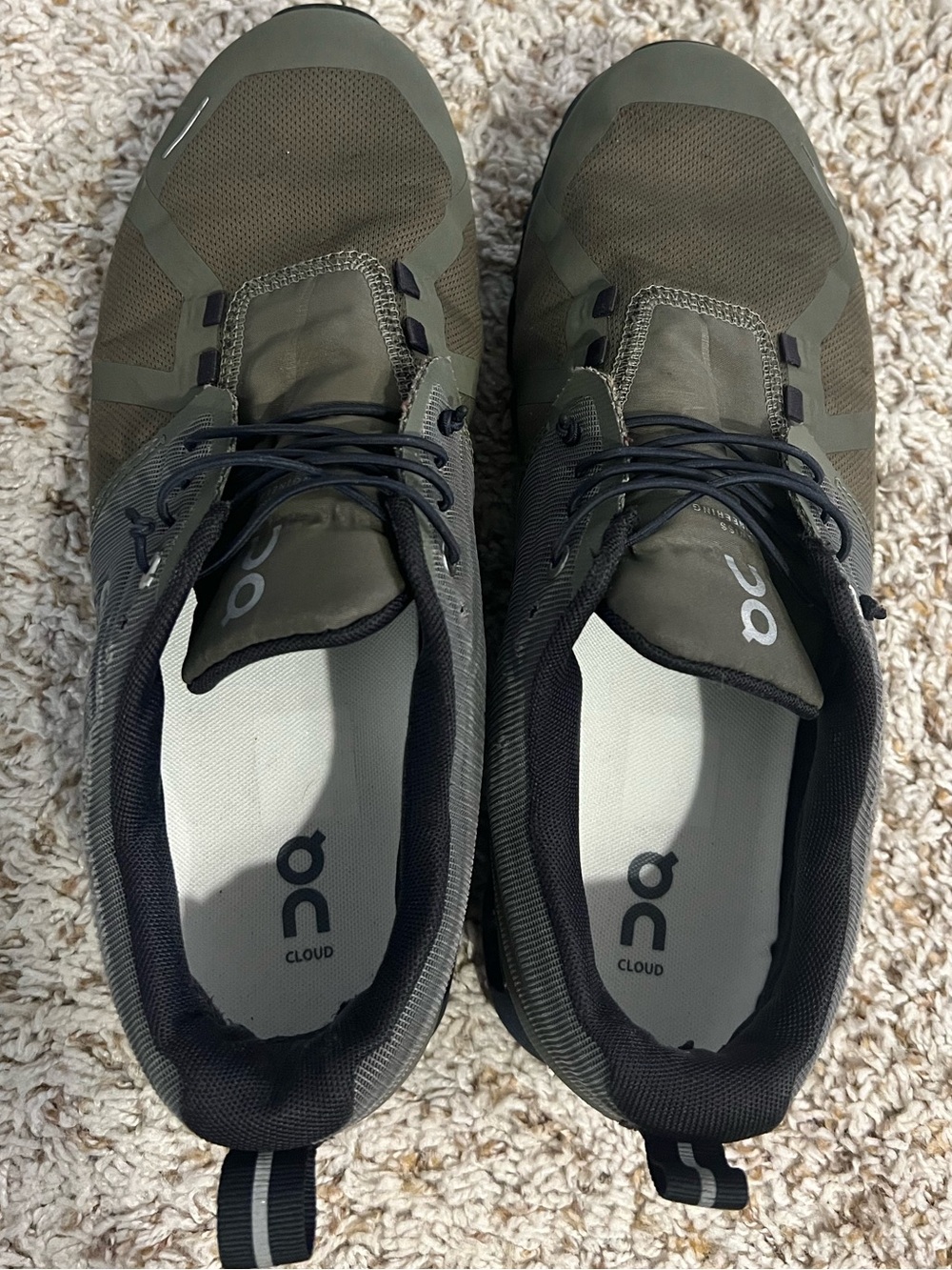 On Cloud 5 Waterproof sneakers olive and black colorway US 10